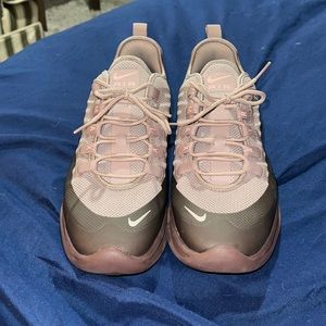 Woman’s Nike Air Max